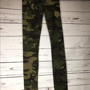 Camo leggings and brand new!